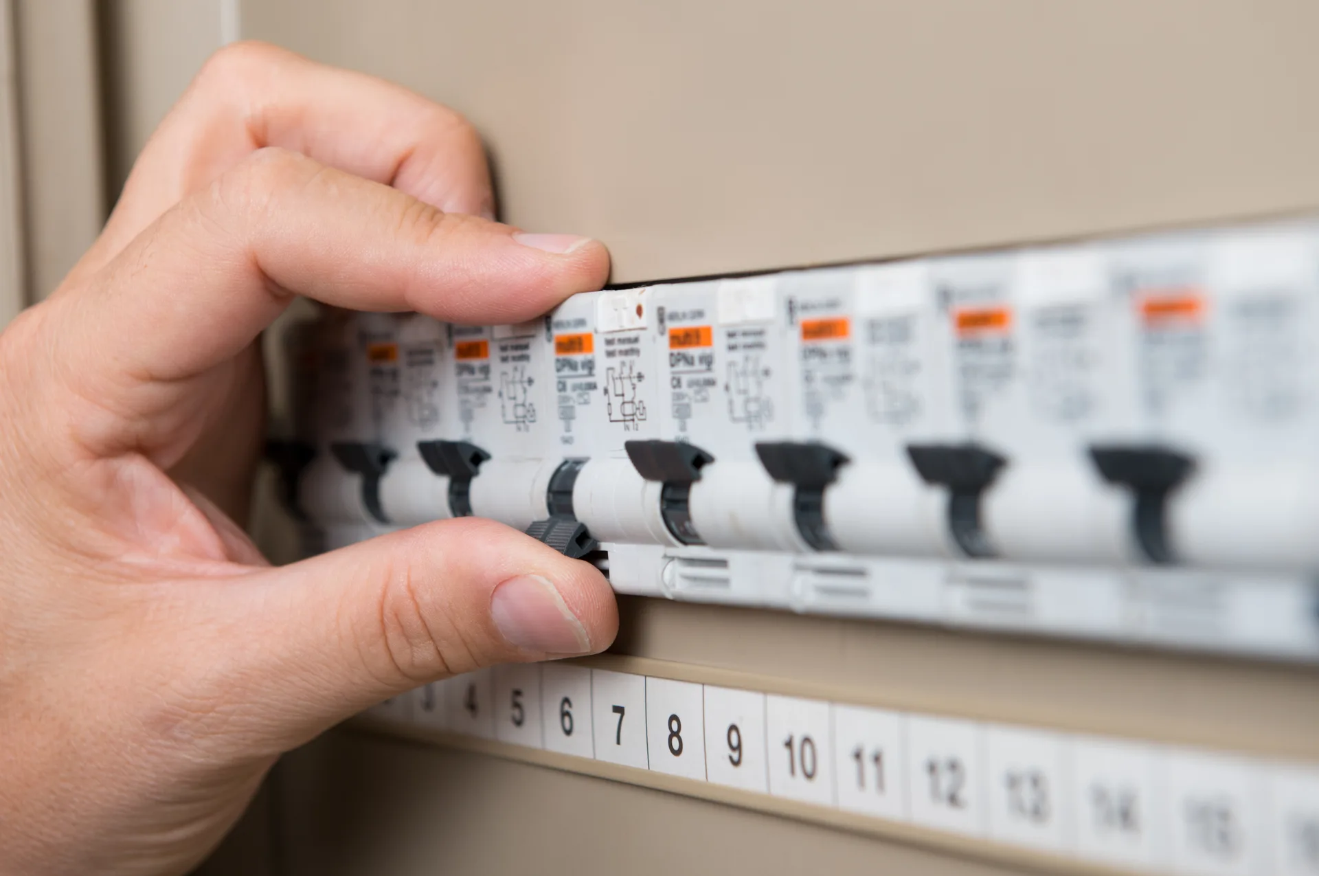 Electrician Kotara, licensed electricians serving Kotara